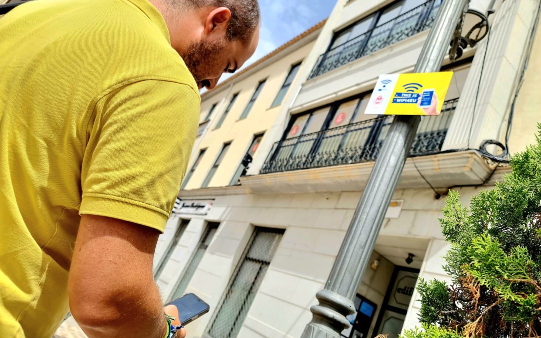 La red wifi gratuita instalada por el Ayuntamiento de Elda en diferentes puntos de la ciudad suma más de 8.500 conexiones y 1.500 usuarios tras seis meses de funcionamiento