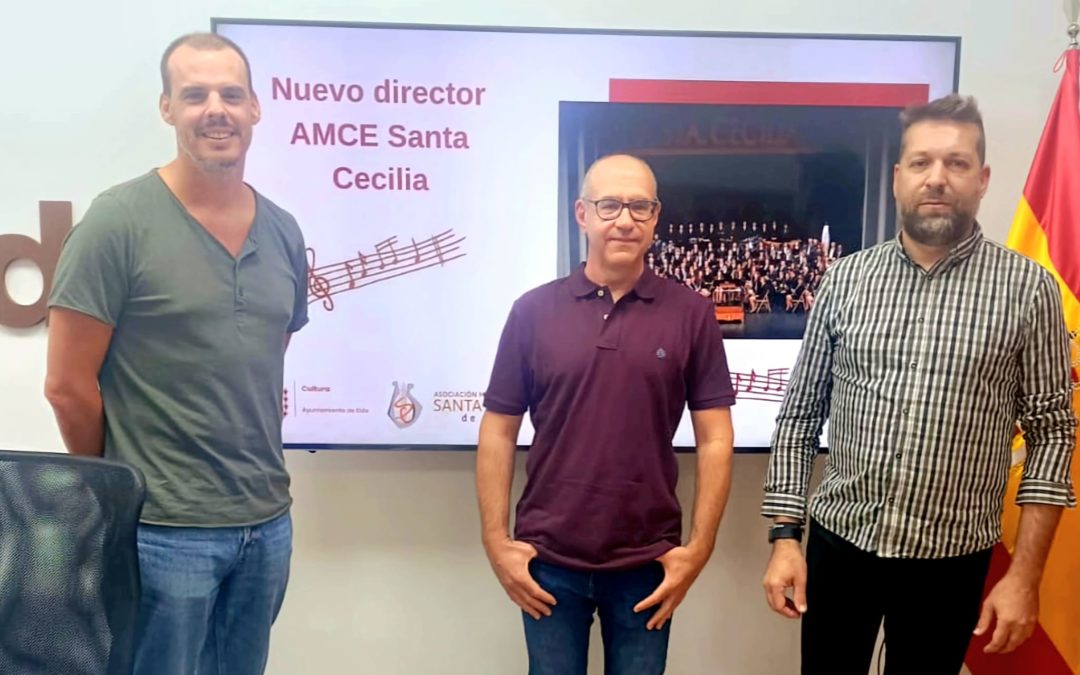 El músico eldense Rafael Rico es presentado como nuevo director de la AMCE Santa Cecilia