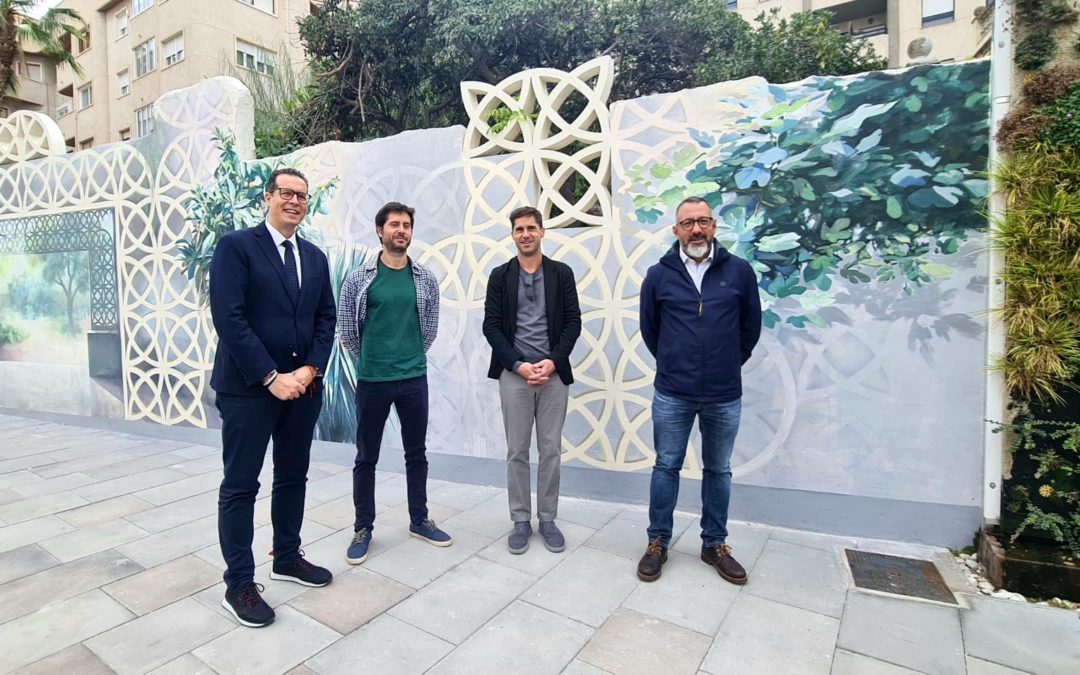 La apertura del mural con trampantojo de estilo mudéjar completa el proceso de transformación urbana de la Plaza del Zapatero