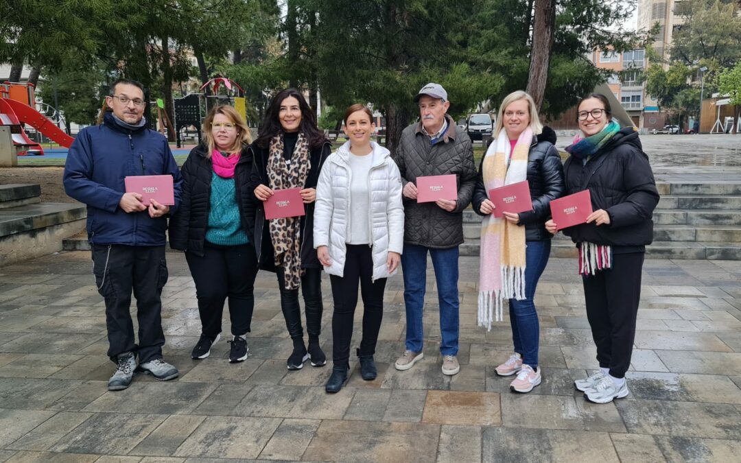 Los comercios asociados a AEDE entregan los premios a los clientes que participaron en la campaña ‘Gana ilusión esta Navidad’