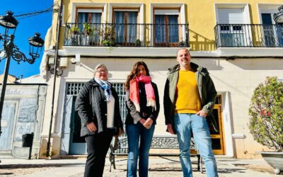 El Ayuntamiento de Elda se suma por primera vez al proyecto artístico ‘Art al balcó’