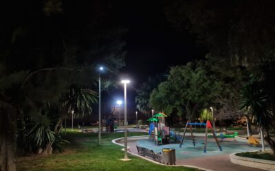 El Ayuntamiento de Elda renueva el alumbrado del parque de Las 300 con luminarias de tecnología LED para mejorar la eficiencia energética y la calidad de la iluminación
