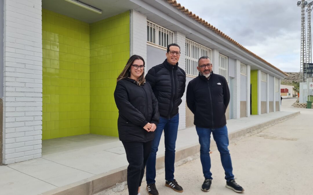 El Ayuntamiento de Elda avanza en la mejora de las instalaciones deportivas de la ciudad con la apertura de los nuevos vestuarios de los campos de La Sismat