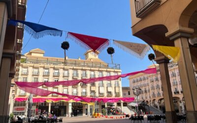 La Feria de Abril llenará mañana sábado la Plaza Mayor de Elda de ambiente andaluz con espectáculos de cante y baile, concursos y la amplia oferta hostelera de los locales de la zona