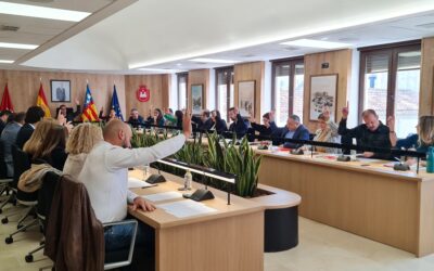 El Ayuntamiento de Elda acuerda instar al Consell a mantener y reforzar la oferta educativa de la Escuela Oficial de Idiomas y a rechazar la Ley de Concordia de la Comunidad