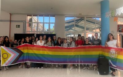 El alumnado de los centros de Educación Secundaria, Bachillerato y FP de Elda conmemora el Día Internacional contra la LGTBIfobia con la lectura de un manifiesto
