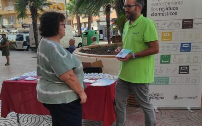 Los educadores ambientales del Ayuntamiento de Elda reactivan en septiembre la campaña puerta a puerta en la que ya han visitado más de 16.000 domicilios de la ciudad