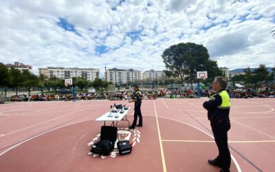 La Unidad Agente Tutor de la Policía Local de Elda refuerza su compromiso con la comunidad educativa con 141 actuaciones