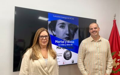 La Asociación Cultural Aulas de Elda inaugura el curso con una conferencia sobre Maruja Mallo a cargo de José Luis Ferris