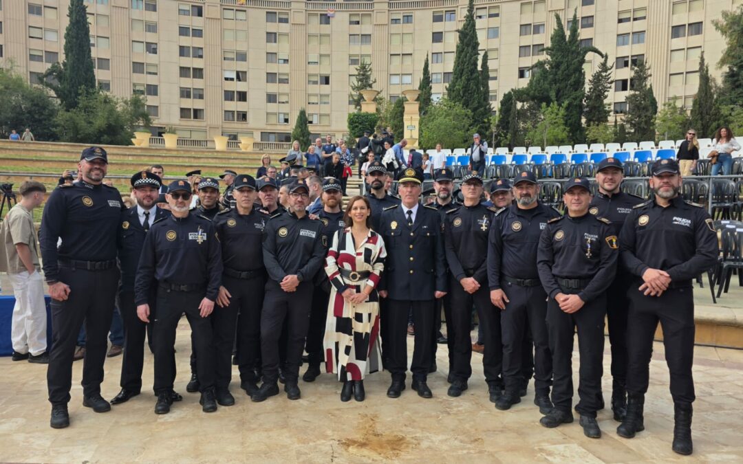 La Policía Local de Elda recibe 36 distinciones autonómicas por el esfuerzo y la dedicación de sus agentes al servicio público