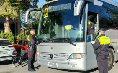 La Policía Local de Elda se suma a la campaña de control de autobuses de transporte escolar puesta en marcha por la DGT