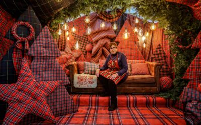 Los niños y niñas que acudan al Mercado Central de Elda con sus familias pueden disfrutar desde hoy y hasta el 5 de enero del espectacular ‘photocall’ navideño