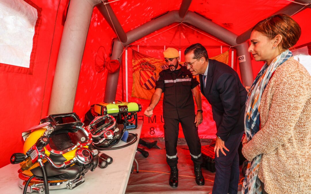 La UME despliega en Elda los medios materiales que utiliza cuando interviene en situaciones de emergencia y catástrofes naturales