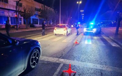 La Policía Local de Elda impone ocho sanciones durante los controles de alcoholemia y consumo de drogas realizados dentro de la campaña puesta en marcha por la DGT