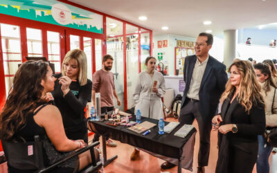 La 25ª edición del Baúl del Estudio y del Empleo reunió a cerca de un millar de jóvenes de Elda y comarca que recibieron orientación laboral y pudieron conocer la amplia oferta formativa