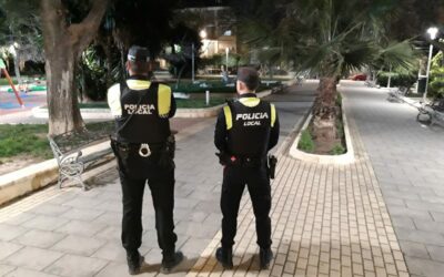 La Policía Local de Elda refuerza la vigilancia en el parque de Las 300 y calles adyacentes para garantizar la convivencia ciudadana