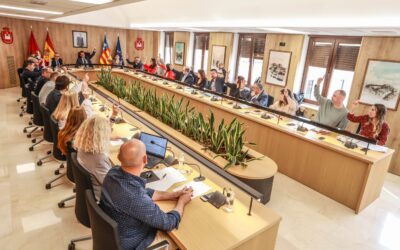 El equipo de gobierno y el PP aprueban en el Pleno una moción que pone en valor la Zona de Bajas Emisiones y que plantea mejorar la movilidad en las áreas peatonales de Elda