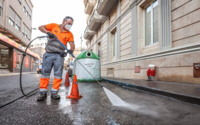 El Ayuntamiento de Elda y Fobesa ultiman la renovación integral de todos los contenedores que componen las islas de reciclaje de la ciudad