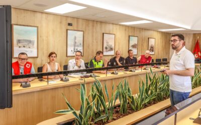 El alcalde Rubén Alfaro y los mandos de los cuerpos de seguridad que forman parte del CECOPAL se reúnen con el técnico redactor del Plan de Emergencias para ampliar información y mejorar los mecanismos de coordinación