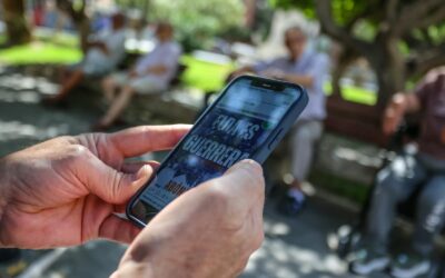 La Policía Local de Elda instruye a las personas mayores para prevenir estafas telefónicas, bancarias y callejeras