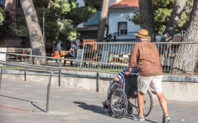 El Ayuntamiento lanza ‘Elda Acompaña’, una red de voluntariado intergeneracional para erradicar la soledad no deseada en los mayores