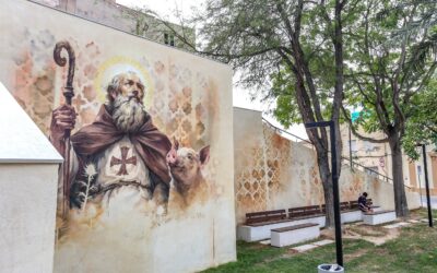 El mural dedicado a la figura de San Antón realizado en las escaleras frente a la ermita ya es una realidad
